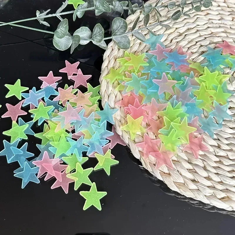 50-100 قطعة من ملصقات النجوم ا - مراجعة Glow In Dark Stars وسعره