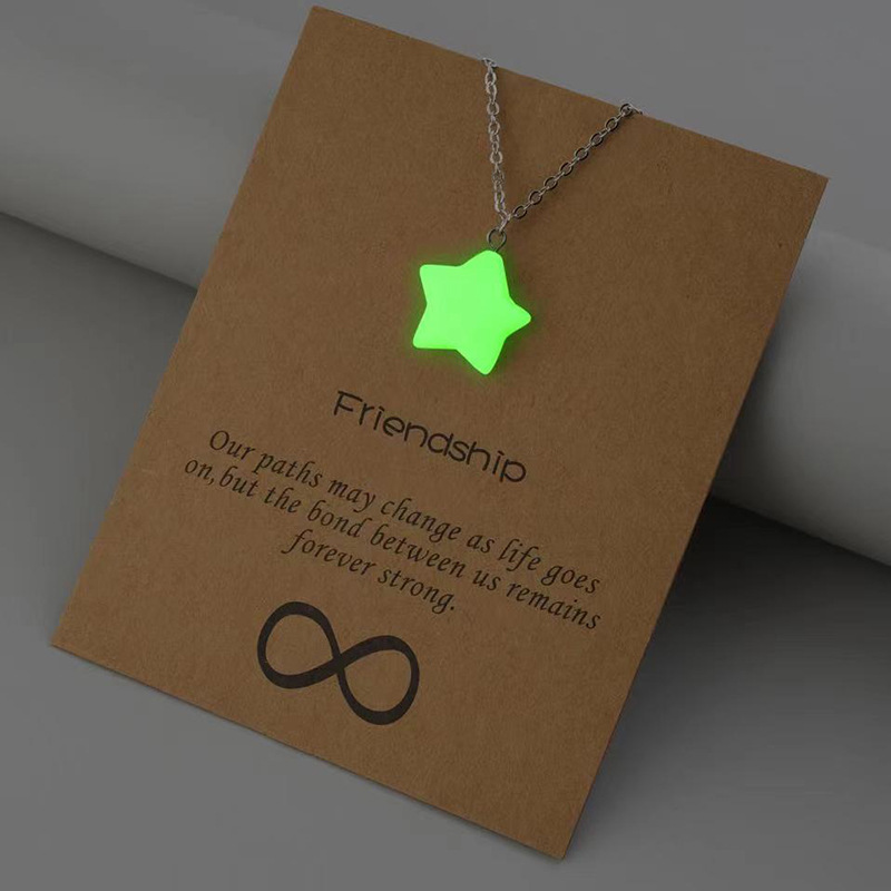 قلادة أنيقة تتوهج في الظلام، م - مراجعة Glow In Dark Stars وسعره