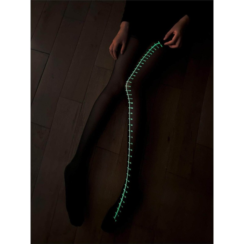 جوارب نسائية فائقة السطوع مضيئ - مراجعة Glow In Dark Stars وسعره